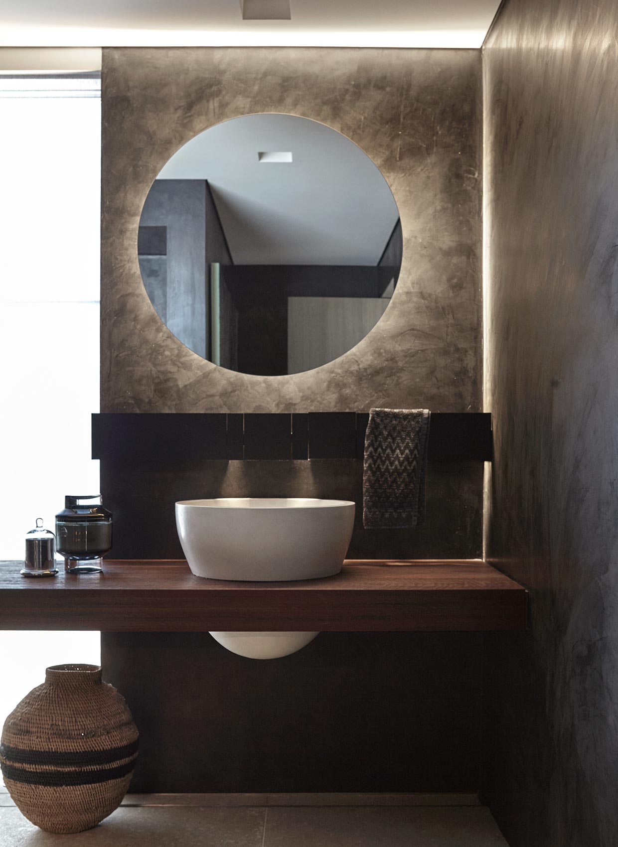 Ocean Clifftop coastal residence interior design by Hare + Klein