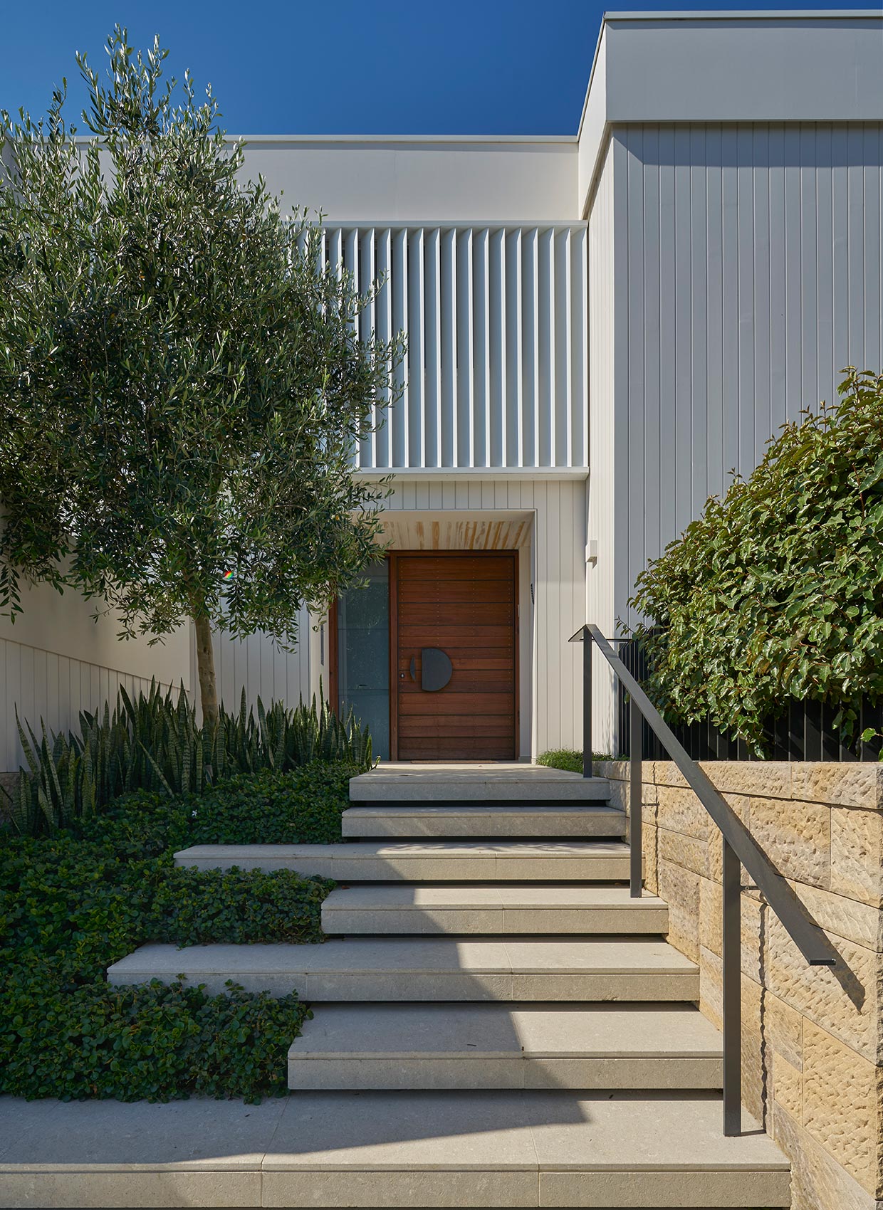 Ocean Clifftop coastal residence interior design by Hare + Klein