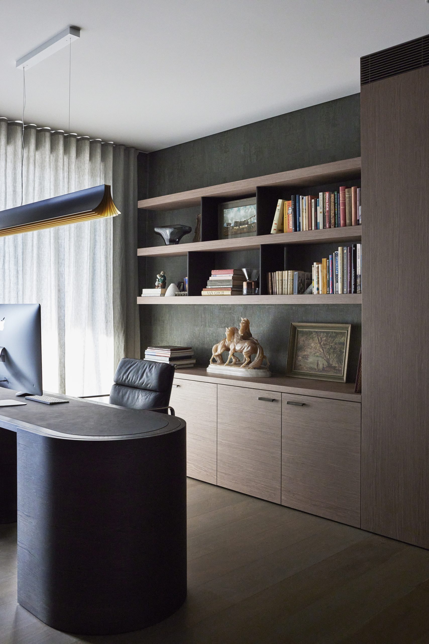 Skyline Penthouse bathroom with bespoke design by Hare + Klein